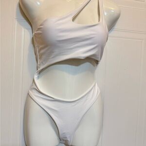 Sherry DC Sz S White One-Shoulder Cutout Monokini NWT😊😊